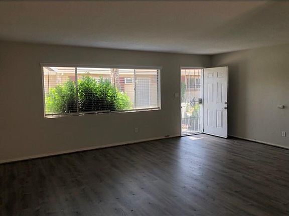 3rd image of 242 E 15th Ave