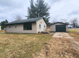 16 Welch Dr, Midland, MI 48640