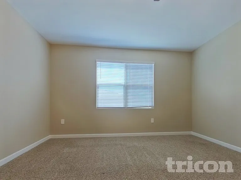 30033 W Cheery Lynn Rd — Photo 5