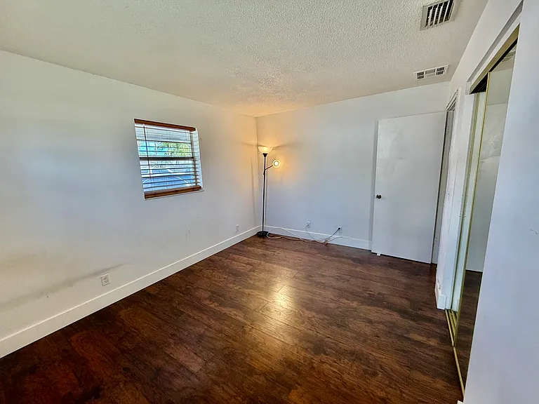 2821 Duke Ln — Photo 10