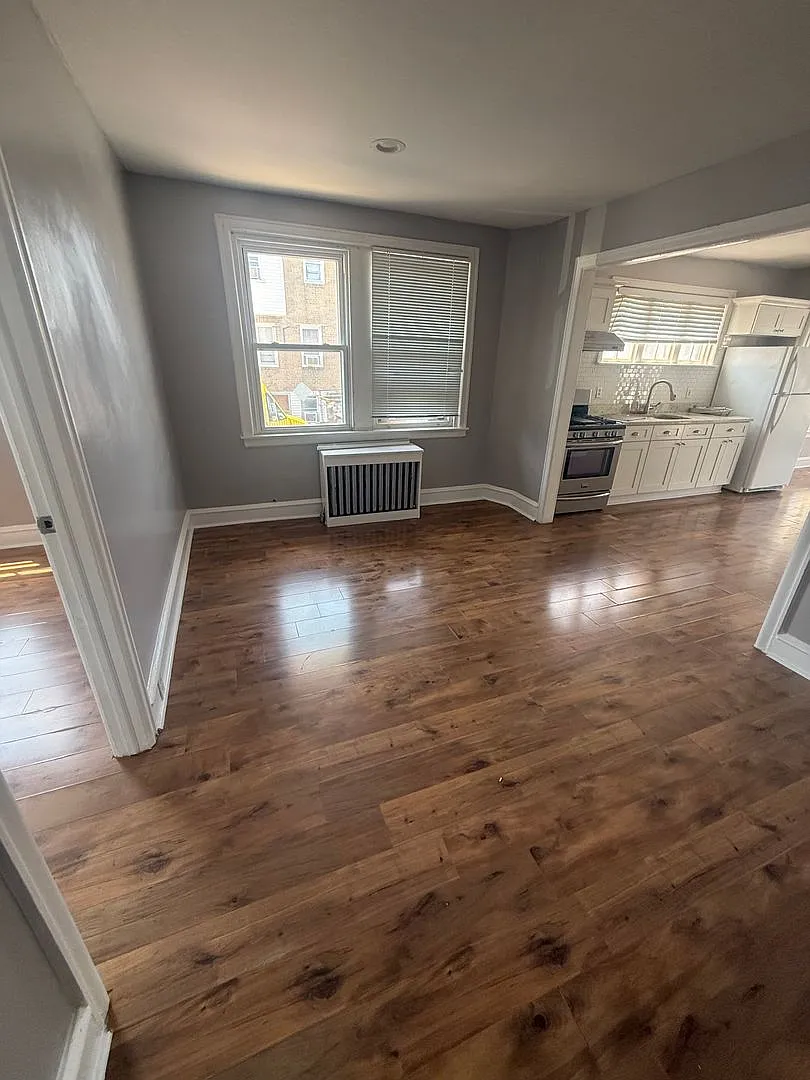 270 Rosemar Street — Photo 4