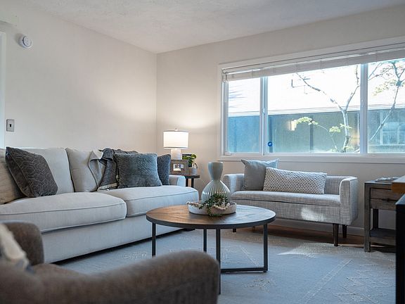 5th image of 6737 SW 30th Ave APT B