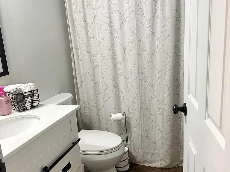 1319 Balsam St — Photo 5