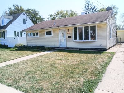 455 Adams St, Elgin, IL, 60123