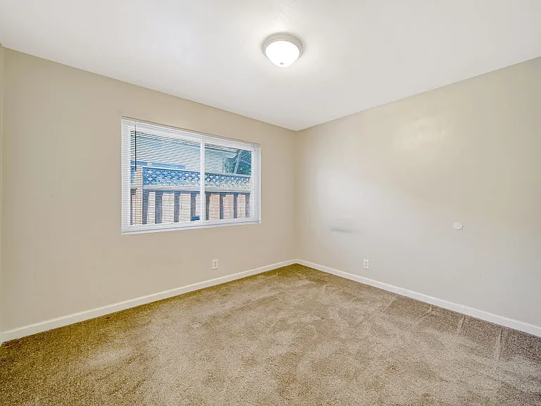 1821 Woodland Ave — Photo 2