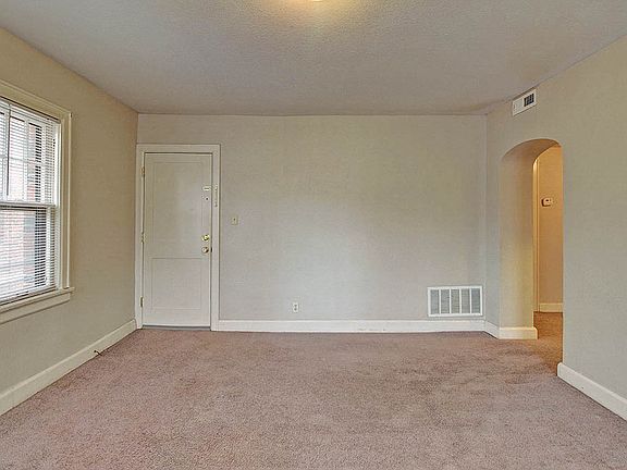 3rd image of 1156 N Emporia Ave #14228445
