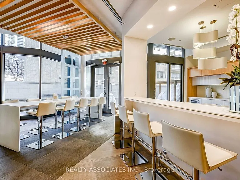 45 Charles St E #3107 — Photo 16