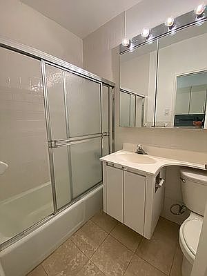 4th image of 207 E 37th St APT 6B