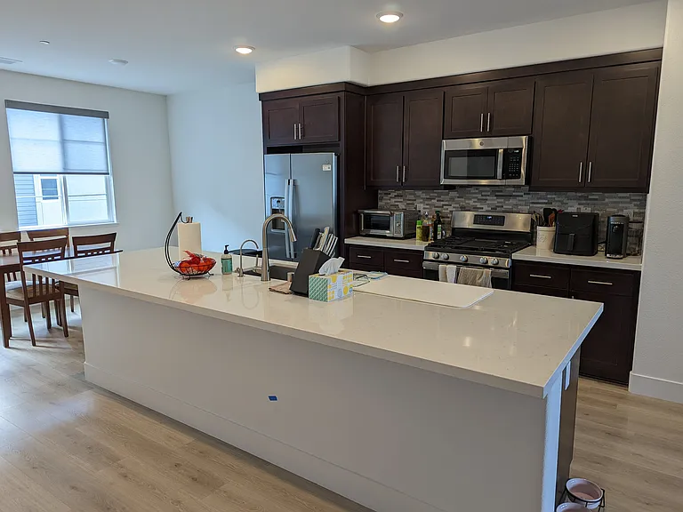 420 Arc Ct — Photo 3