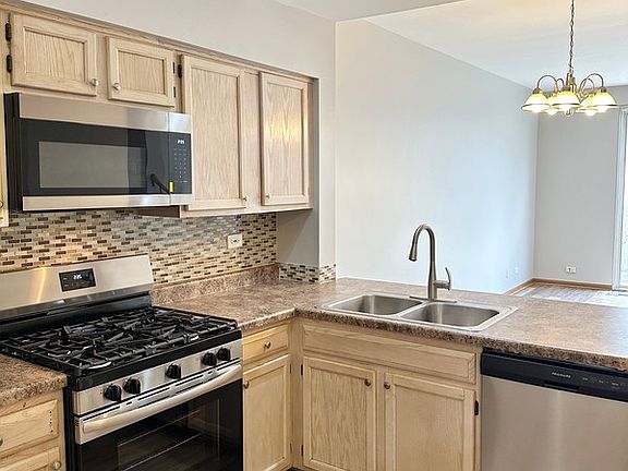 4th image of 125 Capella Ct