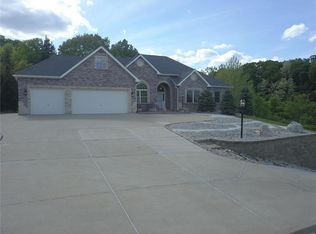 4951 Country Club Dr, High Ridge, MO 63049