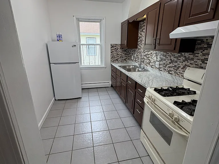 18 Allendale Ave #2 — Photo 7