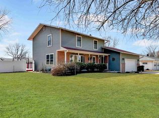1206 E Wisconsin St, Prairie Du Chien, WI 53821