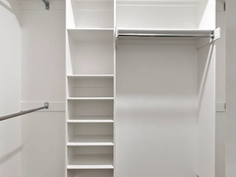 715 Supreme Ct — Photo 15