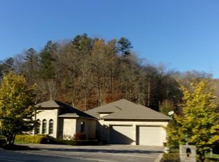 370 Cedar Creek Rd, Pikeville, KY 41501
