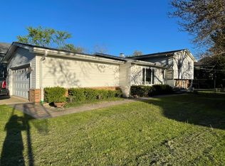 3455 Tamarind Dr, Northbrook, IL 60062