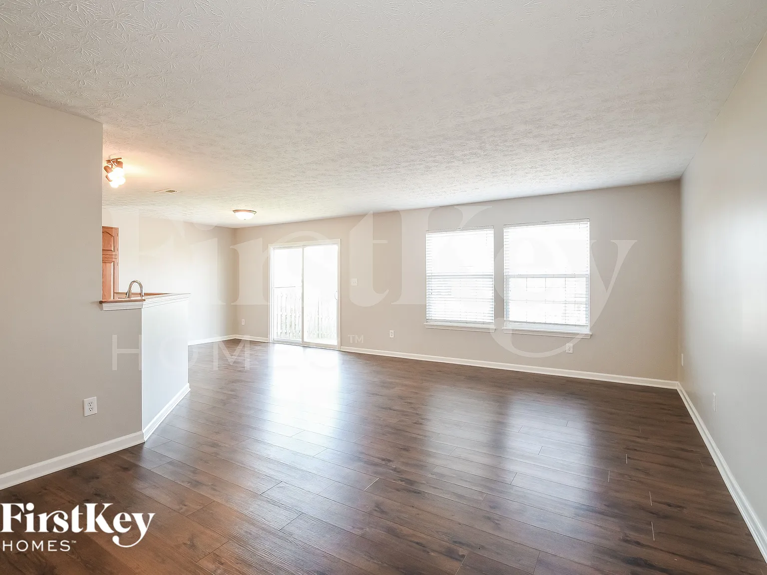 3 bed, 2.5 bath, 1760 sqft, $2,480 — Photo 2