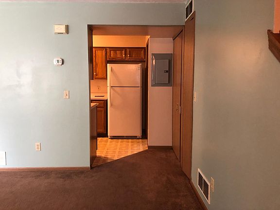 5th image of 439 E Erie St