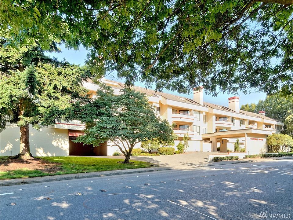 1st image of 401 100th Ave NE APT 313