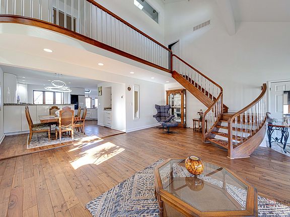 3rd image of 8 Lucas Dr