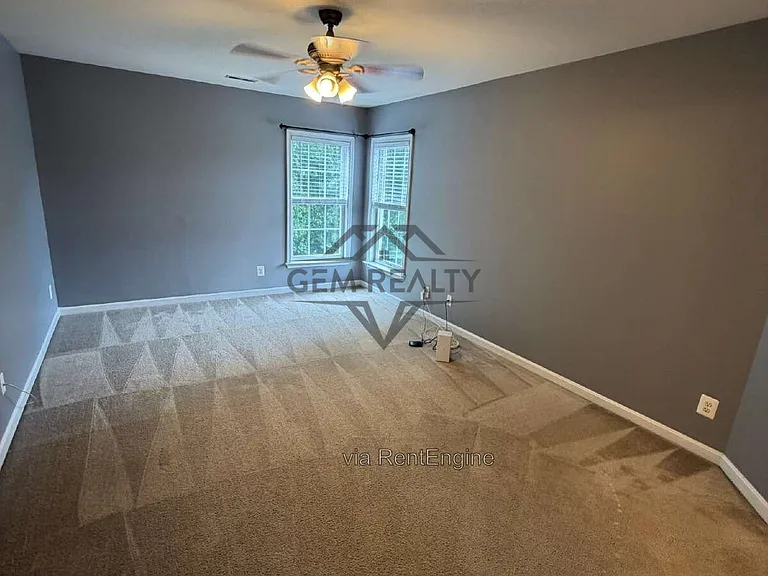 10410 Silver Creek Ct — Photo 40