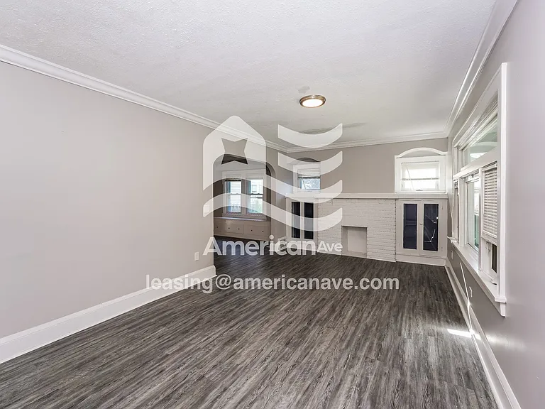 479190_004_living_room_4.jpg