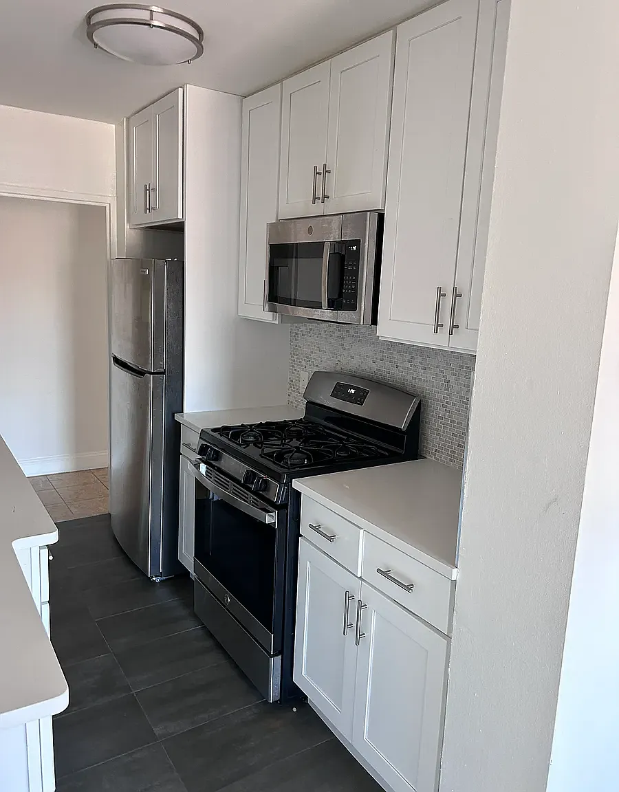 Shorecrest Towers — Photo 4