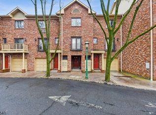 26 Mews Ln, South Orange Village Twp., NJ 07079