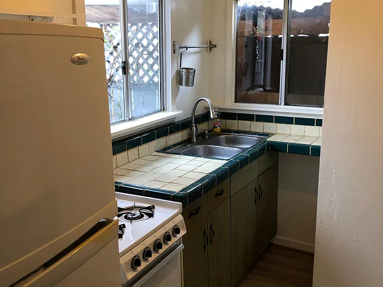5067 1/2 Brighton Ave — Photo 5