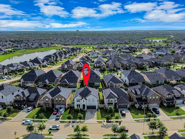 606 Round Lake Dr — Photo 34