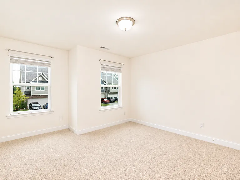 1013 Brennan Green Ct — Photo 16