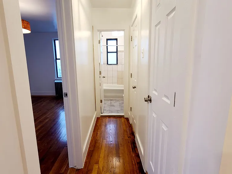 2108 Chatterton Ave #4A — Photo 12