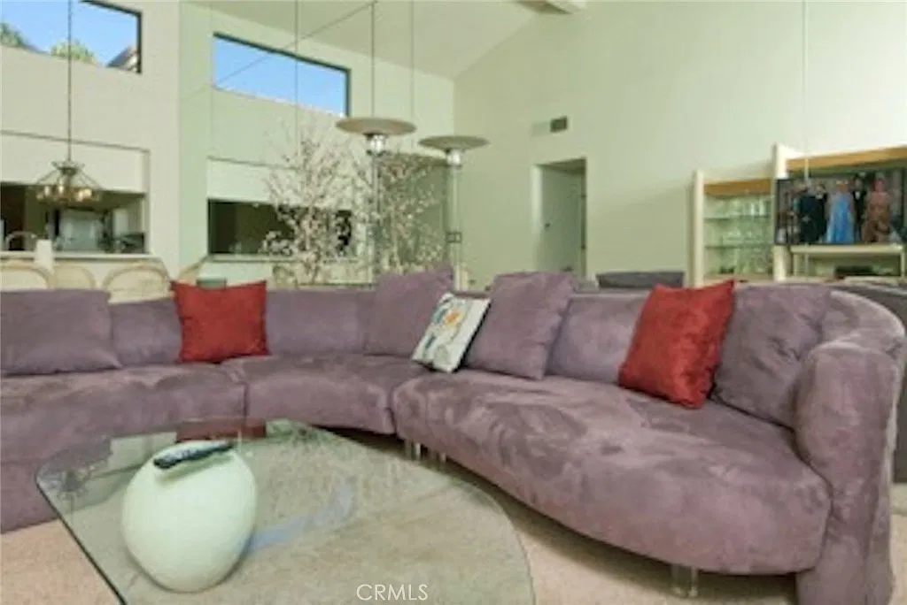 2 bed, 1550 sqft, $6,800 — Photo 2