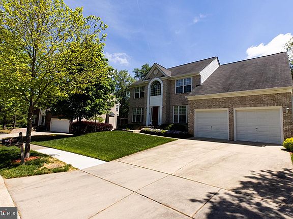 2nd image of 8007 Alloway Ln