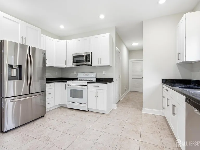 33 Melbloum Ln — Photo 9