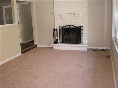 FAMILY ROOM WITH FIREPLACE