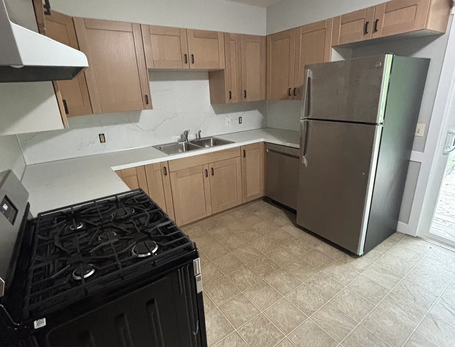 3 bed, $1,895 — Photo 3