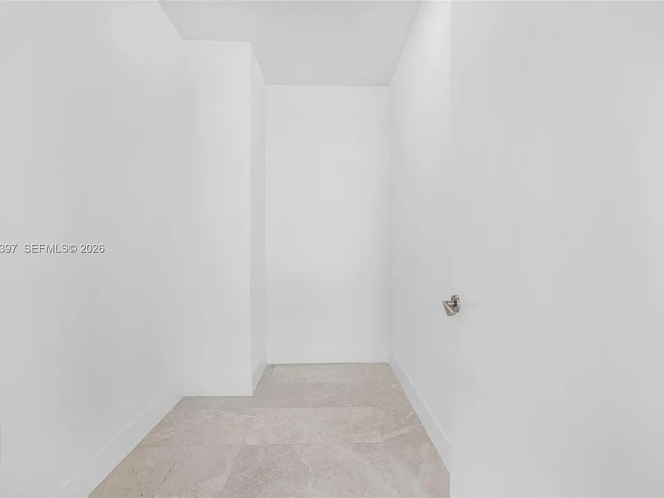 175 SE 25th Rd #1203