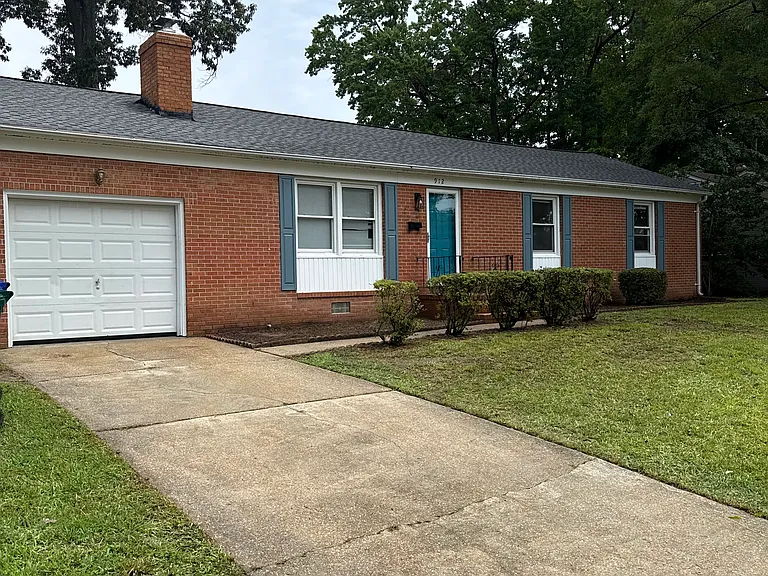 912 Wheeler Dr — Photo 2