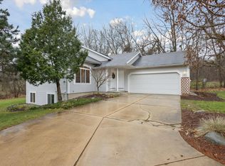 2881 Hoag Ave NE, Grand Rapids, MI 49525