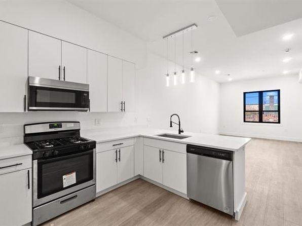425-429 Avenue C #404