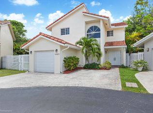 10827 SW 90th Ln, Miami, FL 33176