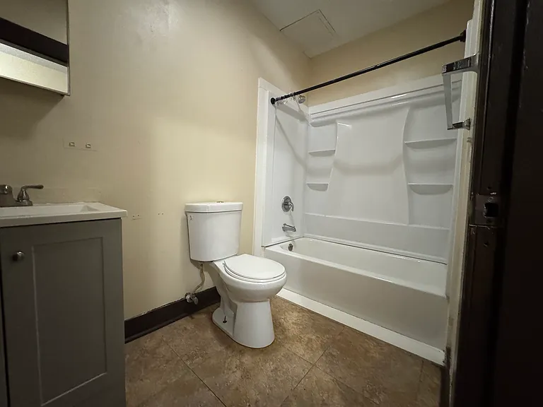 52-54 Alden St #202 — Photo 11