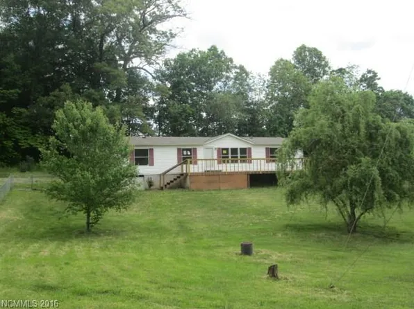30 Missionary Ln, Leicester, NC 28748