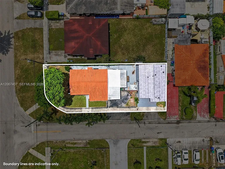 3500 NW 1st St #MAIN HOUSE — Photo 5