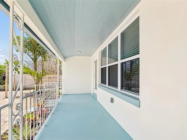 8125 Bayshore Dr — Photo 6
