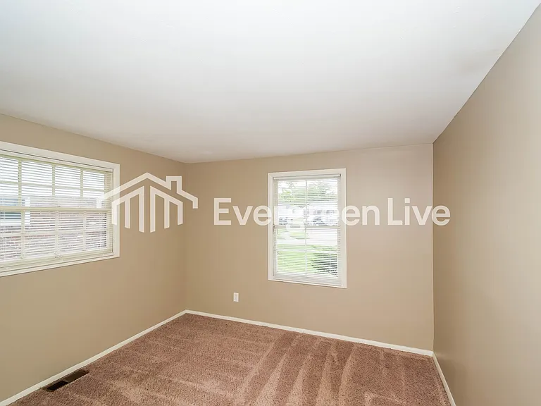10331 Ronald Ct — Photo 11