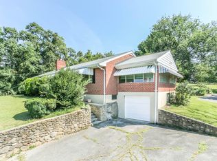 5811 Cove Rd NW, Roanoke, VA 24019
