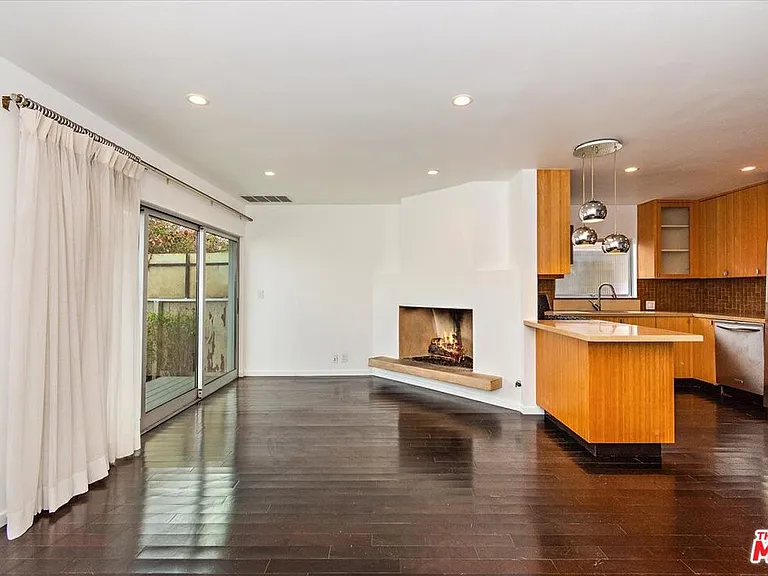 12913 Gilmore Ave — Photo 9
