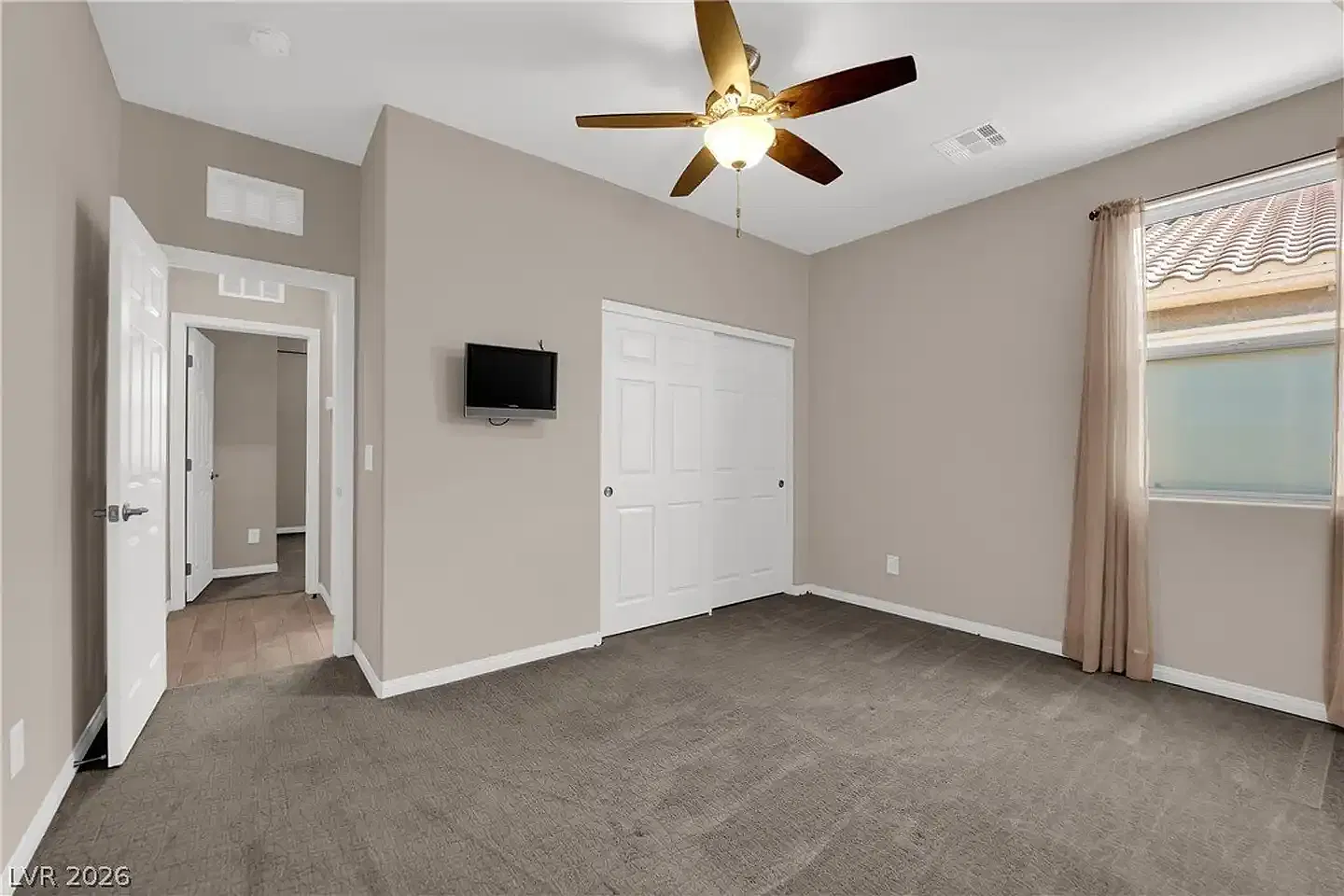 2 bed, 1375 sqft, $1,050 — Photo 4